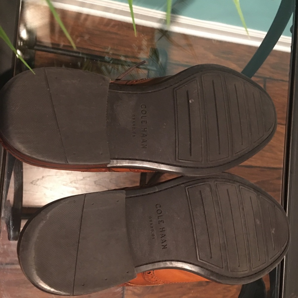Cole Haan Wing Tip shoes Size 9 - Picture 6 of 6